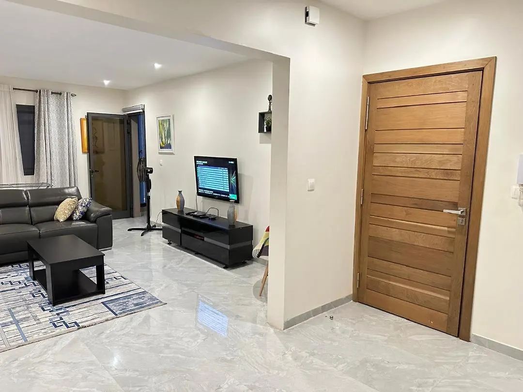 Superbe Appartement Avec Place Parking Libre Dakar 0*,